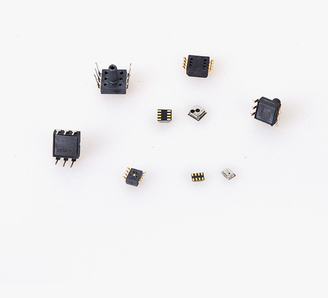 壓力傳感器采用MEMS技術(shù)，具備制作成本低，高可靠性，量程廣泛，測試精準(zhǔn)等優(yōu)點，廣泛應(yīng)用于醫(yī)療器械監(jiān)控，血壓計，環(huán)境測量，消費類及運動類產(chǎn)品等領(lǐng)域